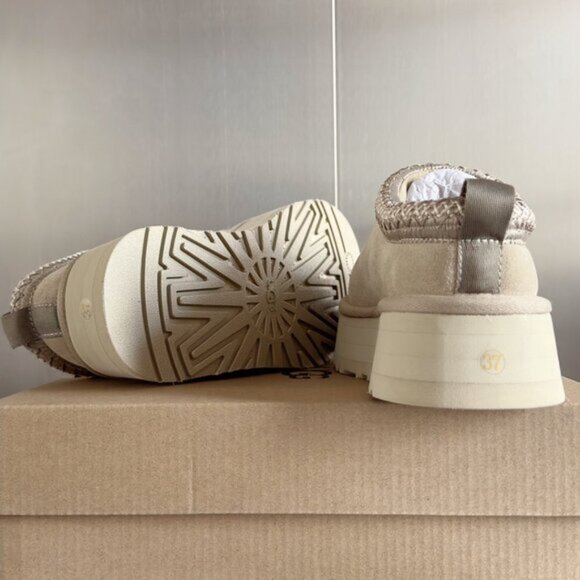 UGG TAZZ Platform Slippers - Picture 5 of 8